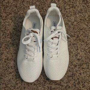 Steve Madden White Perforated Sneakers with Tan Accents Men’s Size 8 NWOT